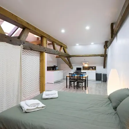 アパート The Backstage