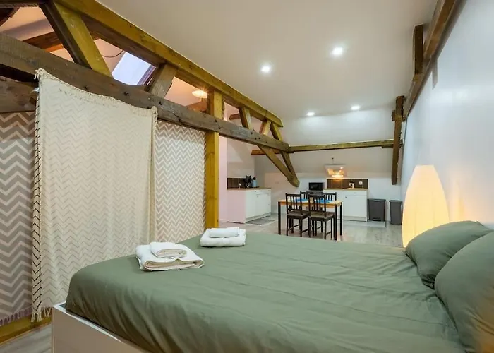 The Backstage * La-Roche-en-Ardenne